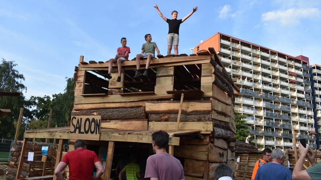 Het sloophuttenfeest van Huttenland 2019, dat jaarlijks wordt georganiseerd door Avedan.